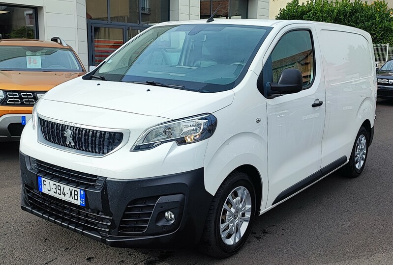 Afficher le détail de PEUGEOT EXPERT COMPACT PREMIUM PACK 1.6L BLUEHDI 115 BVM6 + attellage
