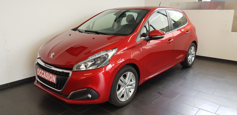 Afficher le détail de PEUGEOT 208 1.2L ESS 82 BVM5 SIGNATURE