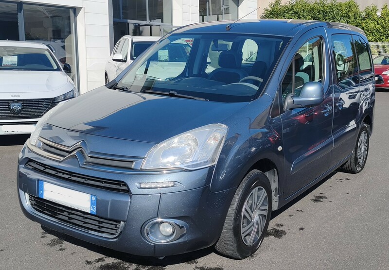 Afficher le détail de CITROEN BERLINGO 1.6L HDI 75CH BVM5 MULTISPACE