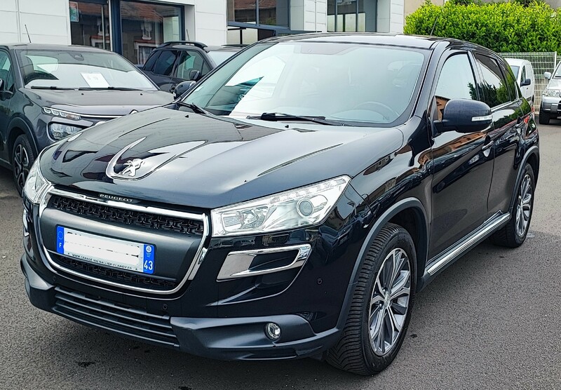 Afficher le détail de PEUGEOT 4008 1.6L HDI BVM6 4WD ALLURE