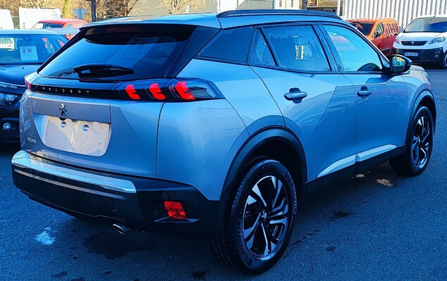 PEUGEOT 2008 1.5L BlueHDI 130 EAT8 ALLURE 